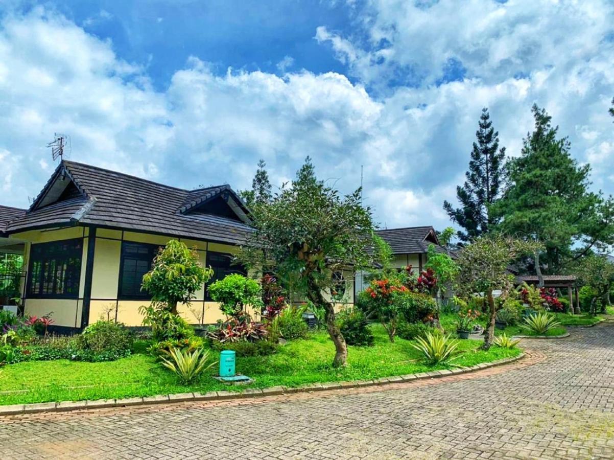 Designer Villa Osaka Puncak Kültér fotó