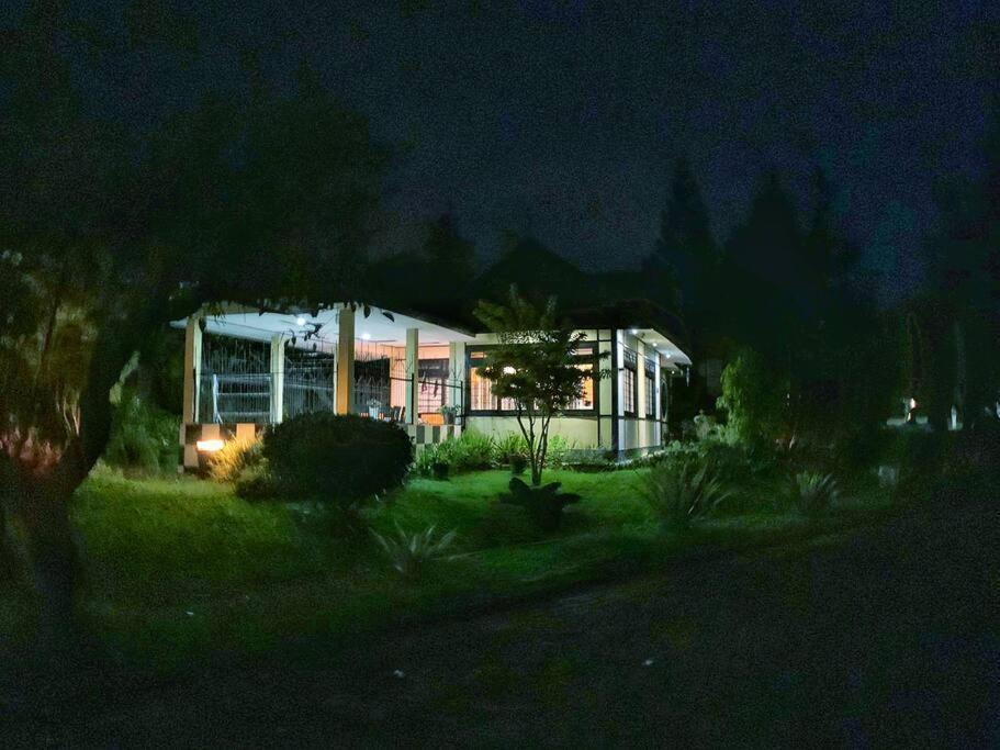 Designer Villa Osaka Puncak Kültér fotó