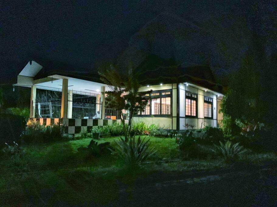 Designer Villa Osaka Puncak Kültér fotó