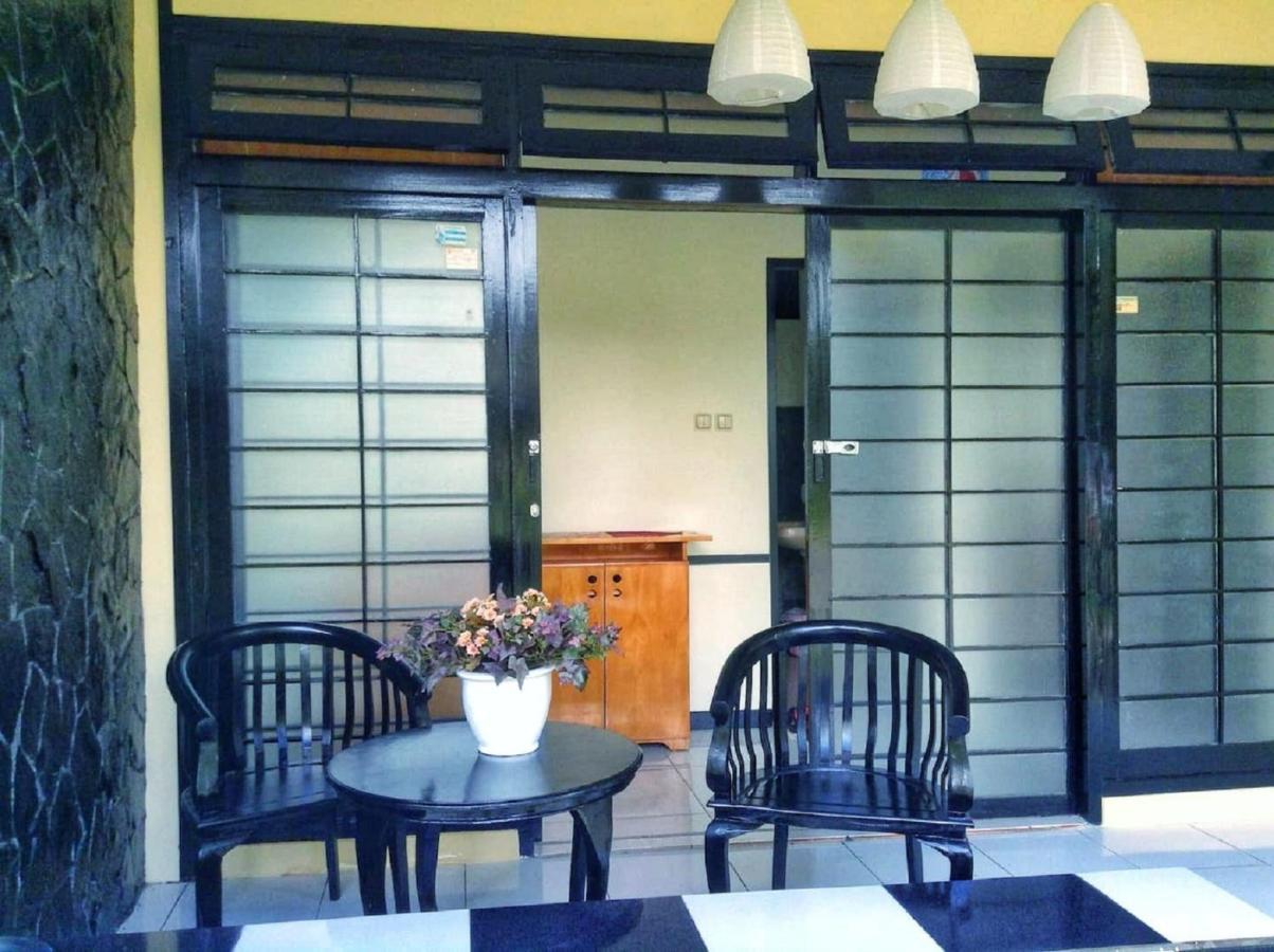 Designer Villa Osaka Puncak Kültér fotó
